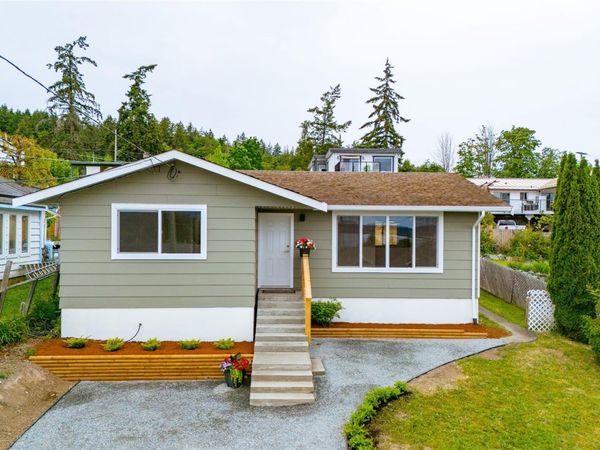 8082 York Ave , Crofton, BC V0R 1R0