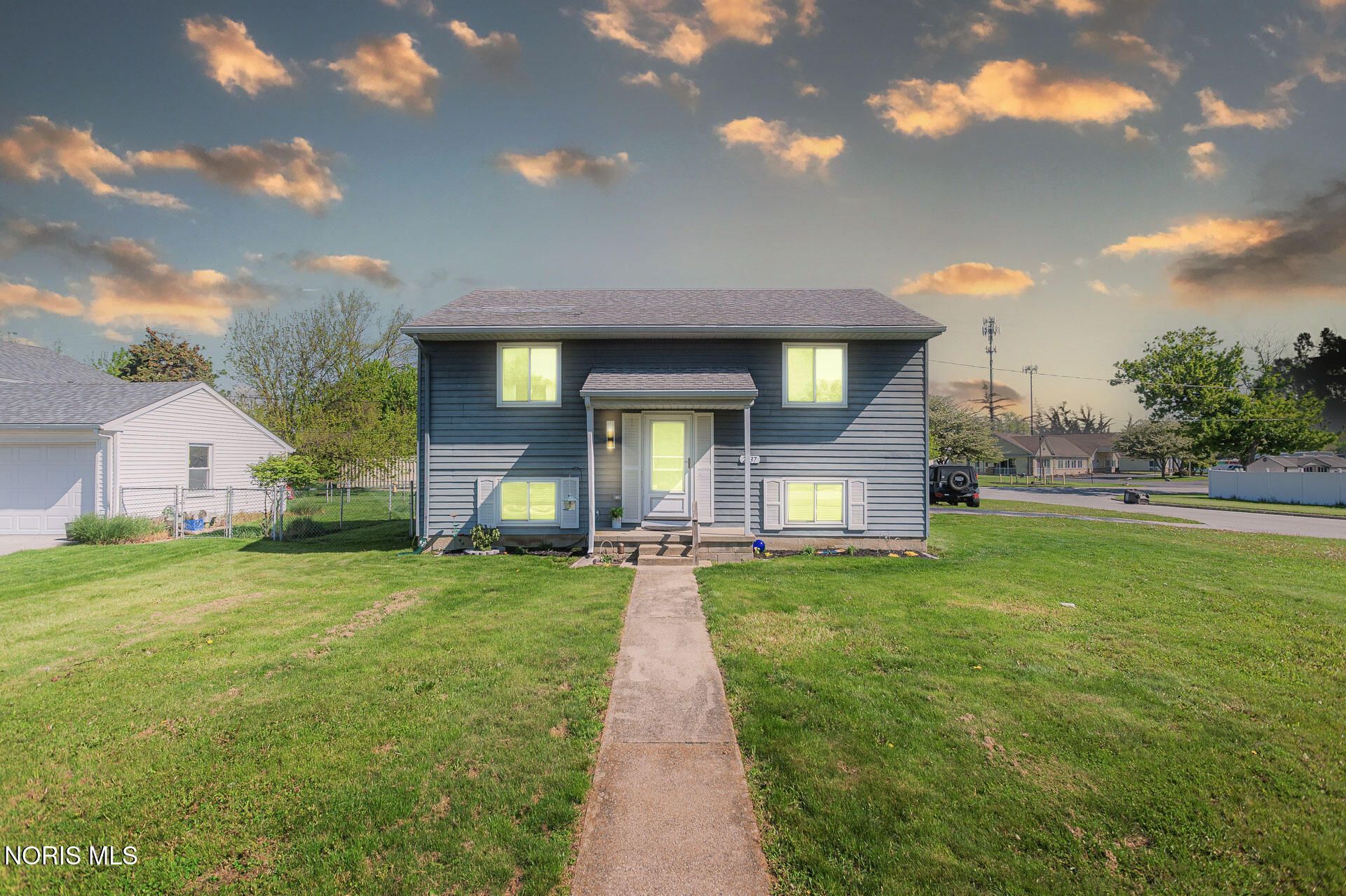 2637 Coveview Drive , Toledo, OH 43611 Main Photo