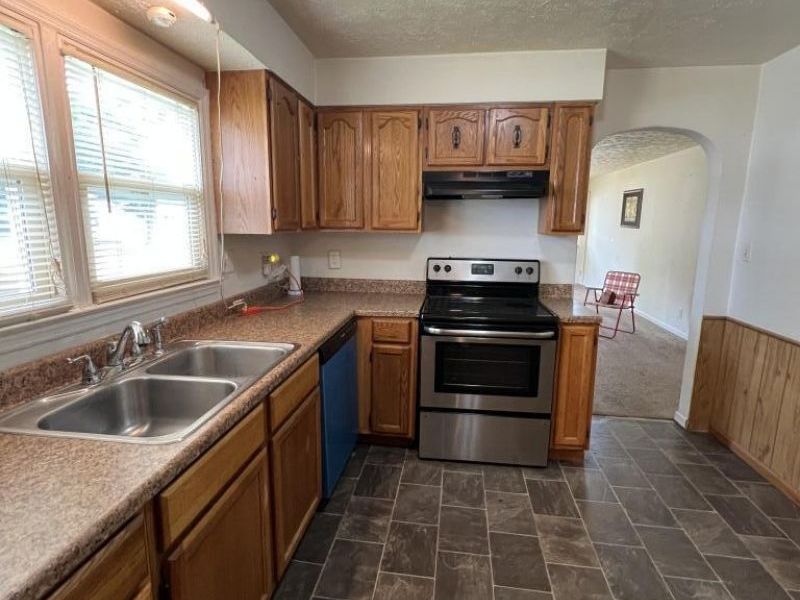 410 John Street , Circleville, OH 43113 Photo 4