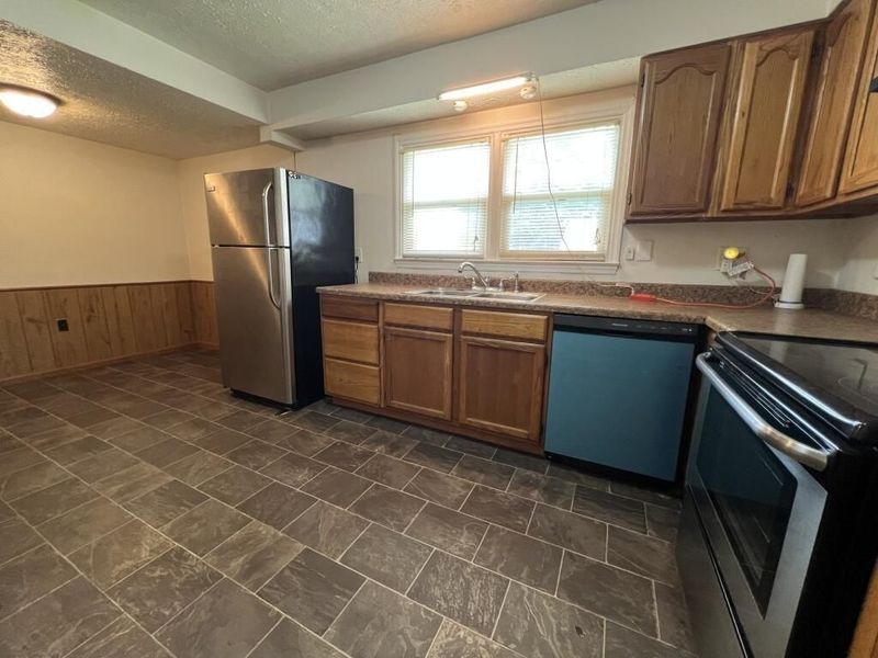 410 John Street , Circleville, OH 43113 Photo 5