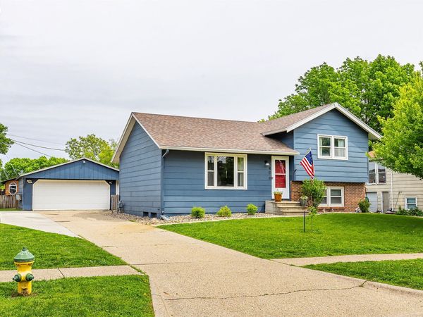 406 NE 8th Street , Ankeny, IA 50021