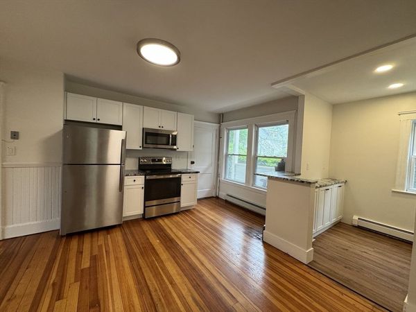 8 Glendale St, Unit 1R, Salem, MA 01970