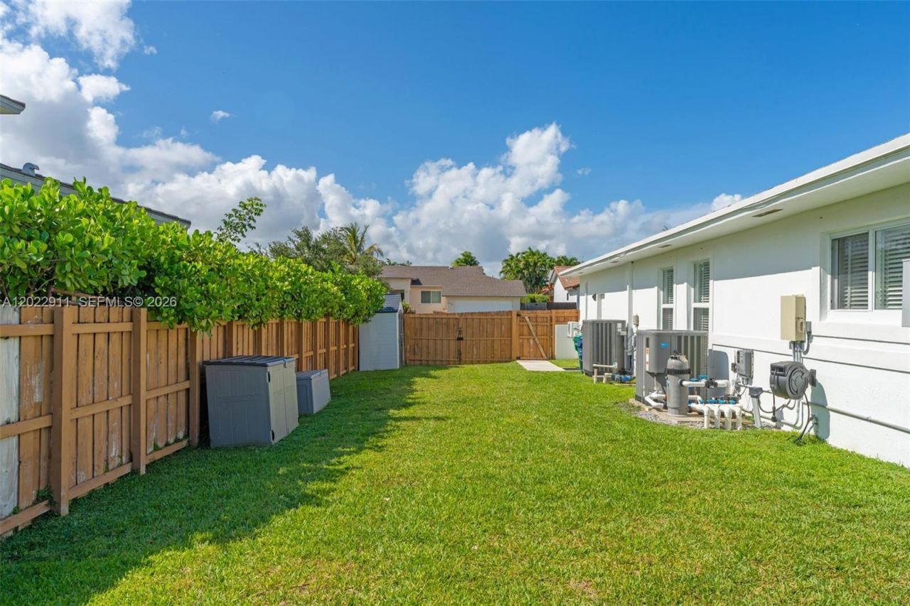 7840 SW 197th Ter, Cutler Bay, FL 33189 Photo
