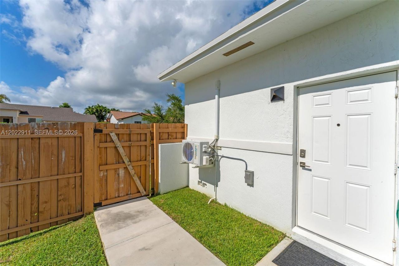 7840 SW 197th Ter, Cutler Bay, FL 33189 Photo