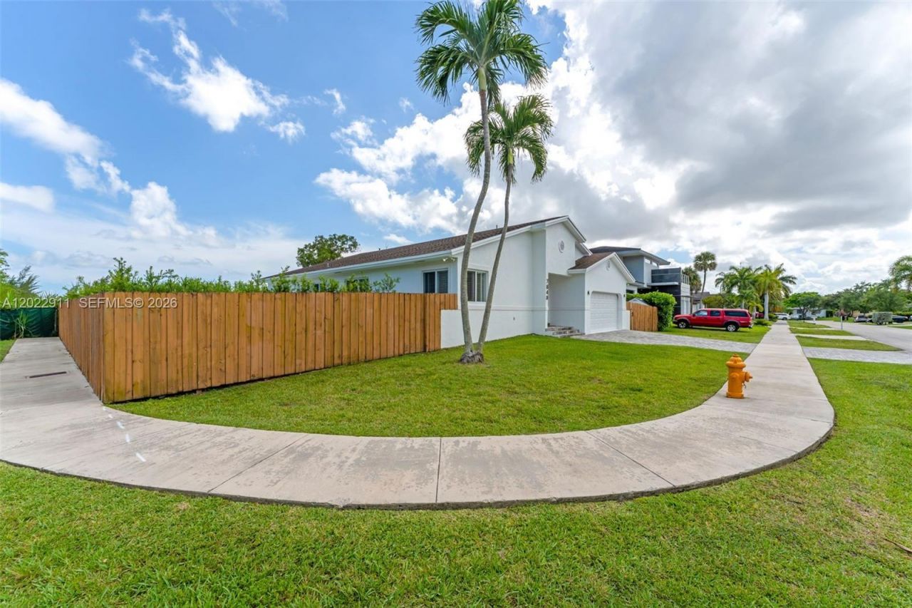 7840 SW 197th Ter, Cutler Bay, FL 33189 Photo