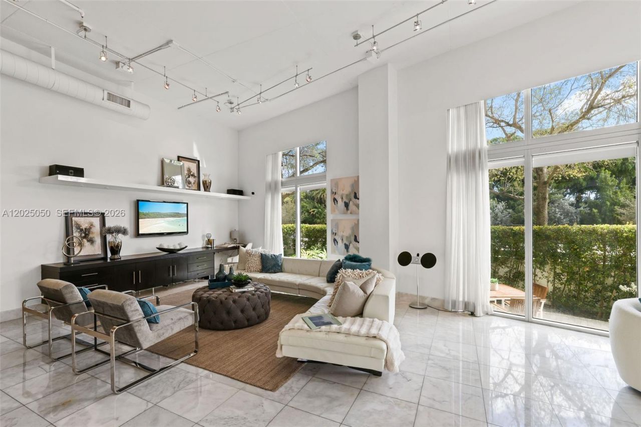2001 Meridian Ave, Unit 101, Miami Beach, FL 33139 Photo