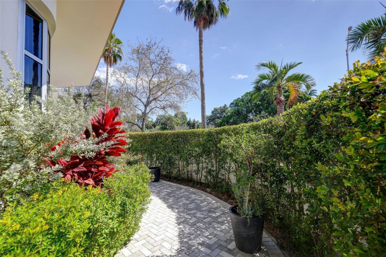 2001 Meridian Ave, Unit 101, Miami Beach, FL 33139 Photo