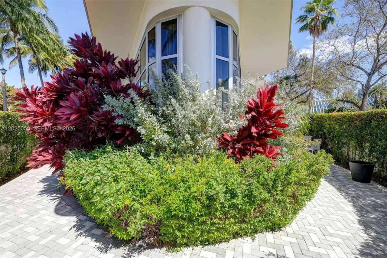 2001 Meridian Ave, Unit 101, Miami Beach, FL 33139 Photo