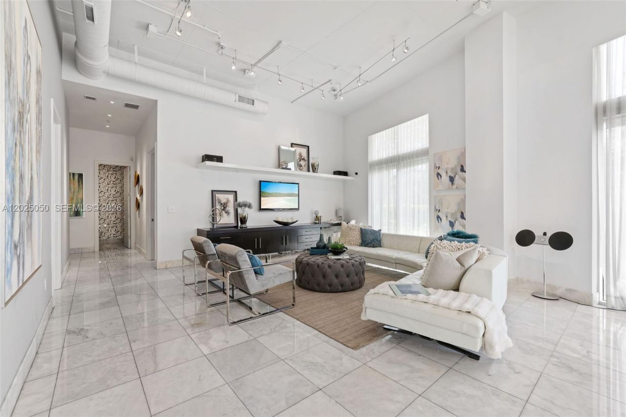 2001 Meridian Ave, Unit 101, Miami Beach, FL 33139 Photo