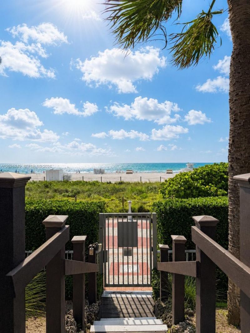 3737 Collins Ave, Unit S-1003, Miami Beach, FL 33140 Photo
