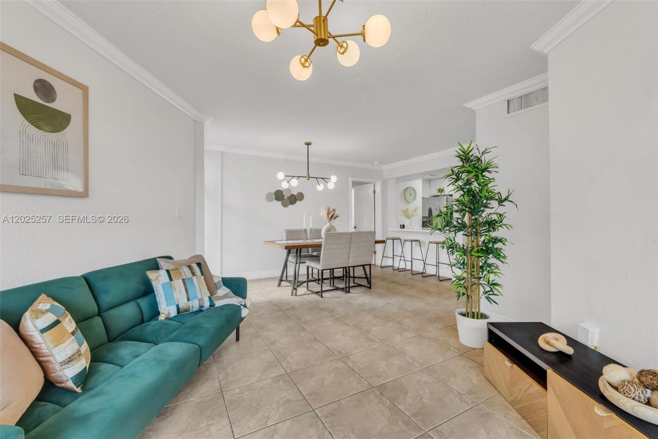 6955 NW 186th St , Unit F102, Hialeah, FL 33015 Photo