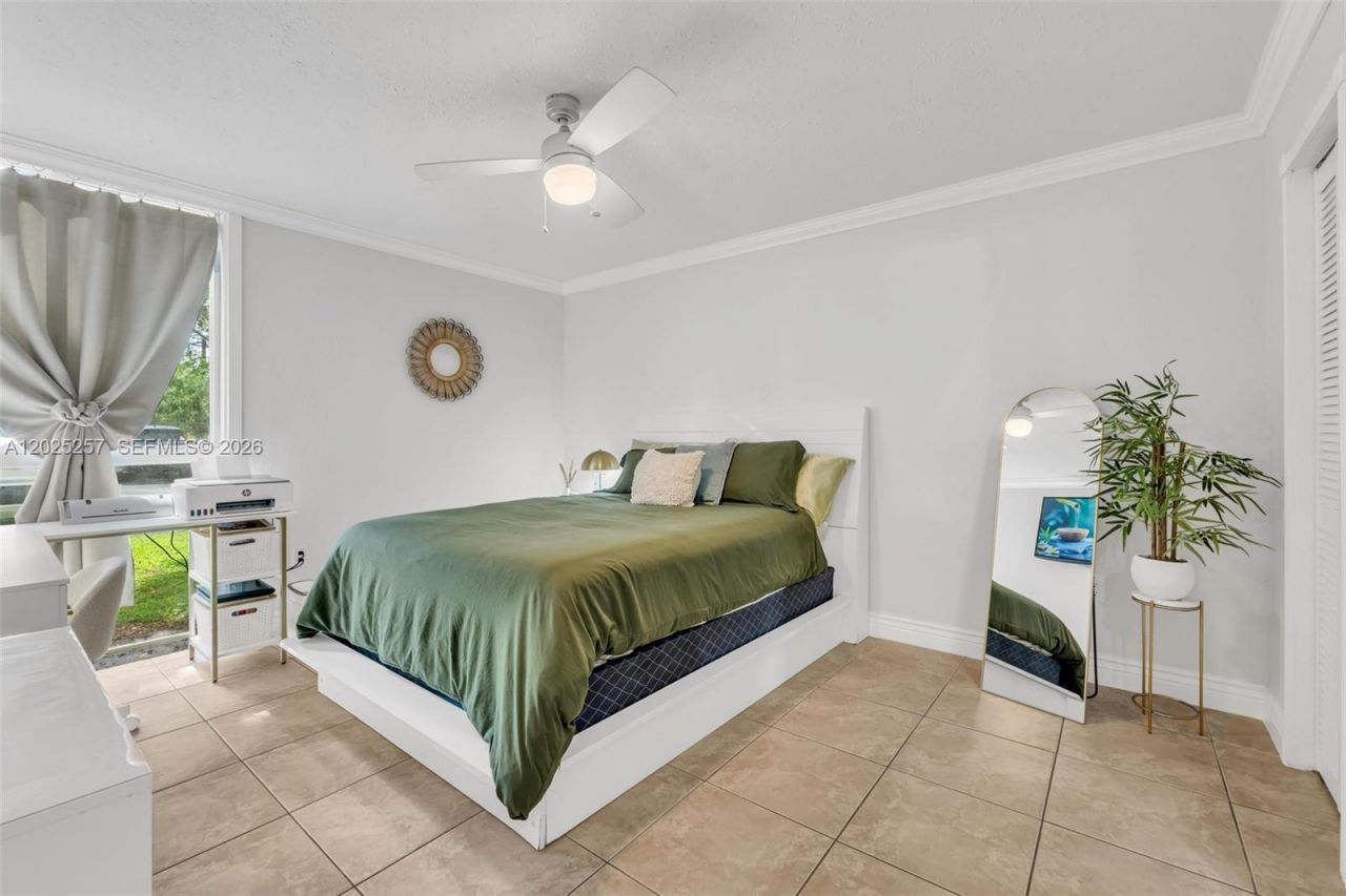 6955 NW 186th St , Unit F102, Hialeah, FL 33015 Photo