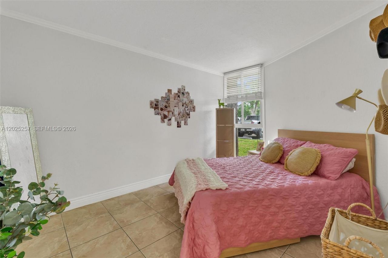 6955 NW 186th St , Unit F102, Hialeah, FL 33015 Photo