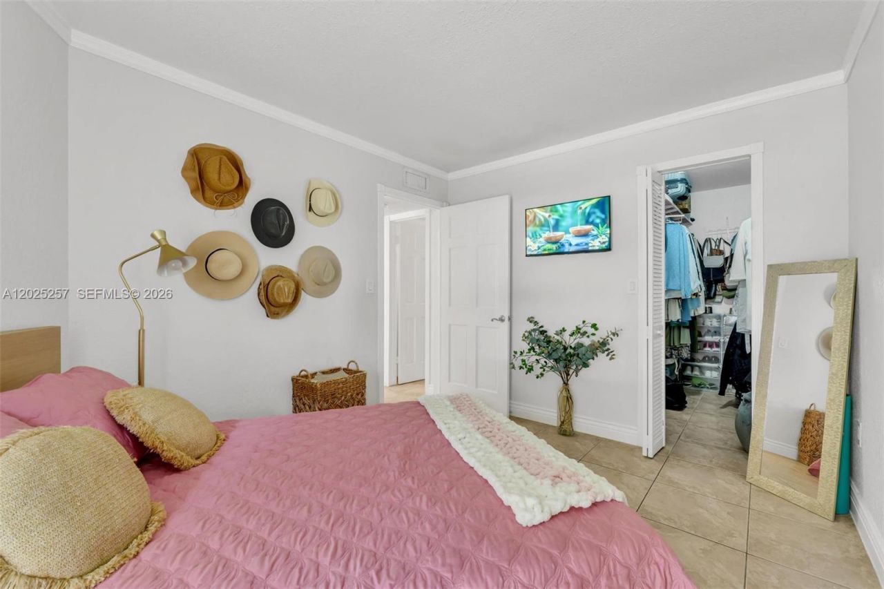 6955 NW 186th St , Unit F102, Hialeah, FL 33015 Photo