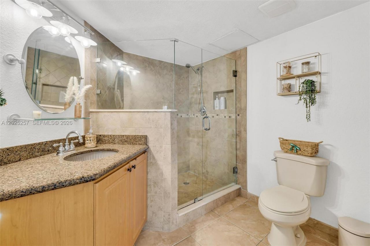 6955 NW 186th St , Unit F102, Hialeah, FL 33015 Photo