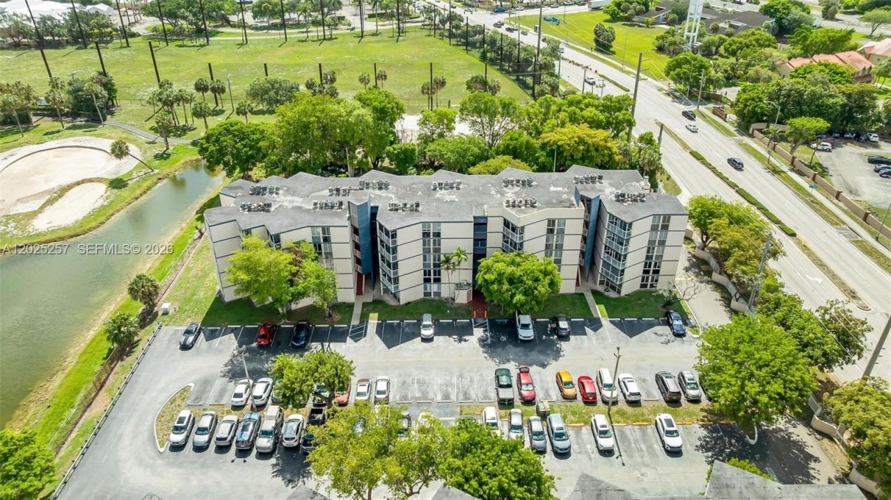 6955 NW 186th St , Unit F102, Hialeah, FL 33015 Photo