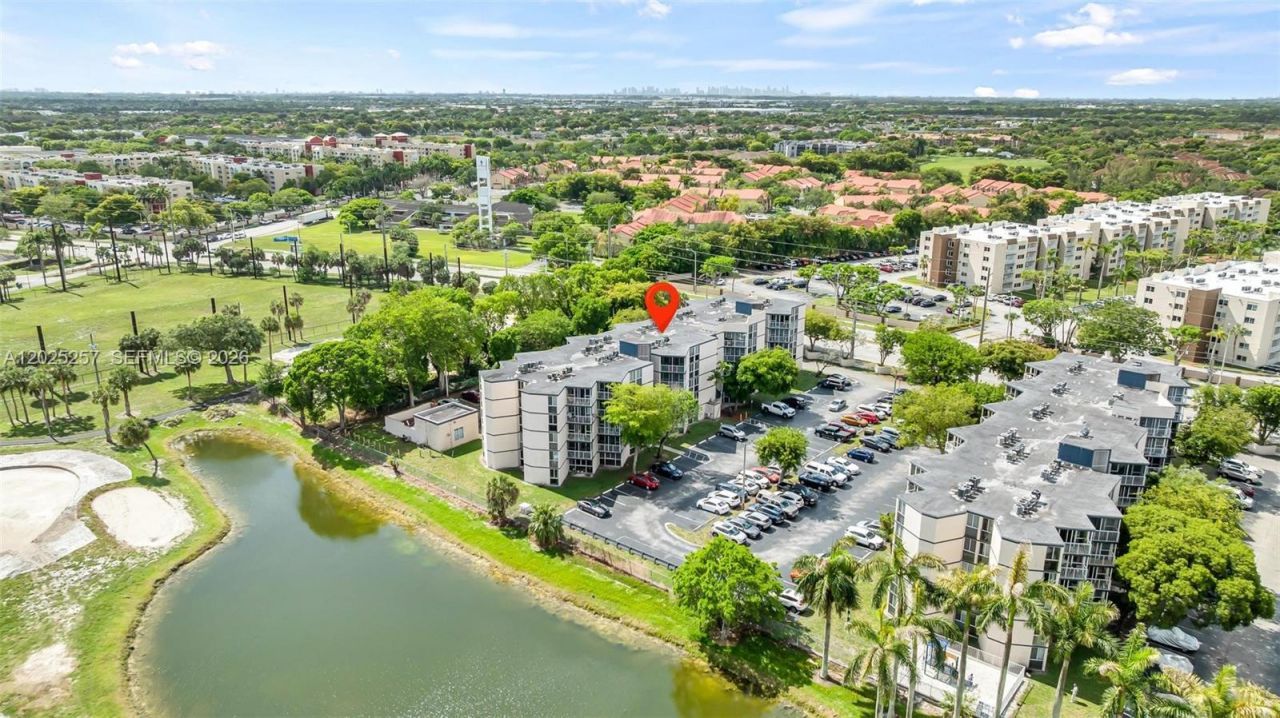 6955 NW 186th St , Unit F102, Hialeah, FL 33015 Photo
