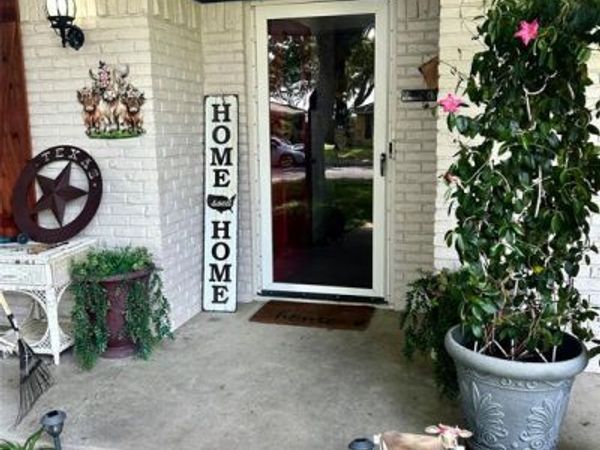206 Vanderbilt Lane, Waxahachie, TX 75165