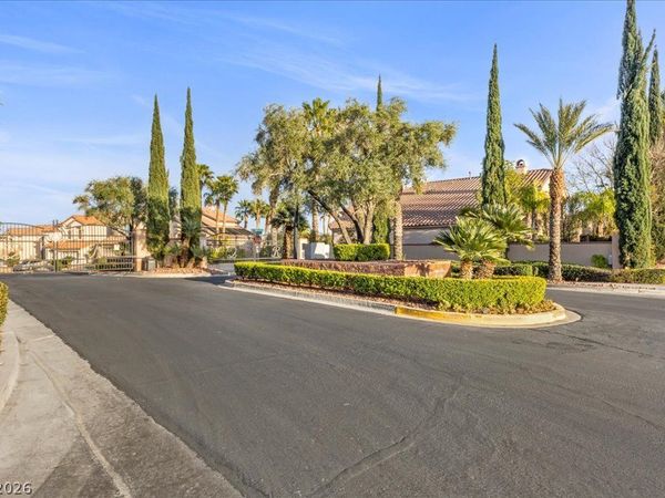 11004 Cliff Swallow Avenue, Las Vegas, NV 89144