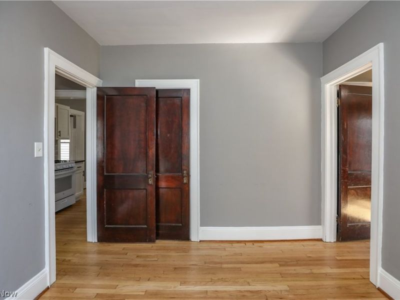 2075 Lewis Drive , Lakewood, OH 44107 Photo 8
