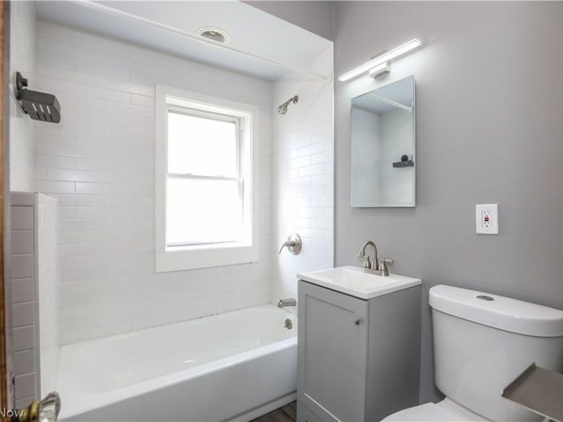 2075 Lewis Drive , Lakewood, OH 44107 Photo 9