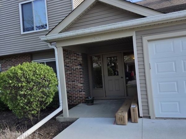 7030 Park Lane Court , Unit 204, Woodridge, IL 60517