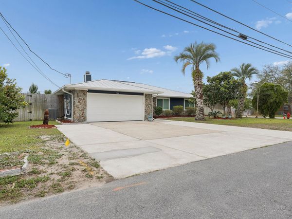 5608 Ivy Road, Panama City, FL 32404