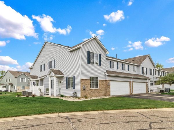 1913 Mockingbird Avenue, Shakopee, MN 55379