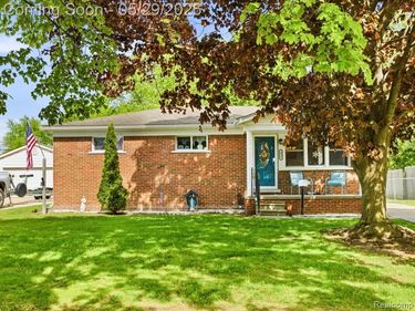 651 Carolina Avenue, Marysville, MI 48040
