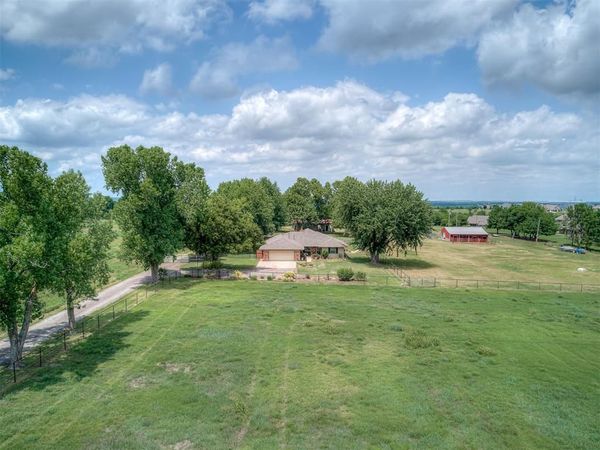 2305 NW 35th Pl, Newcastle, OK 73065