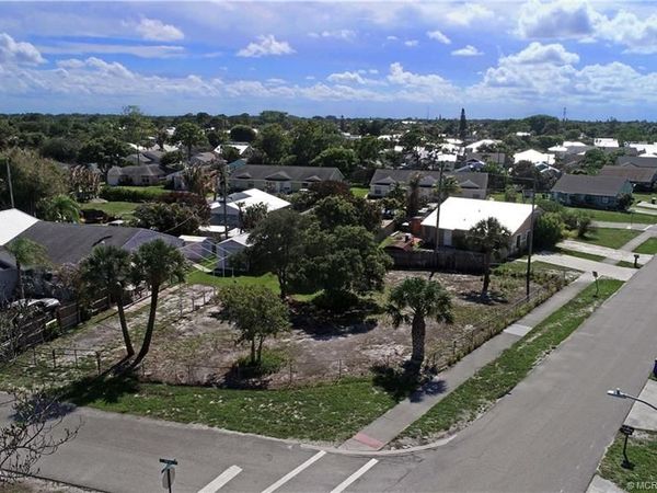5152 SE Primrose Way, Stuart, FL 34997