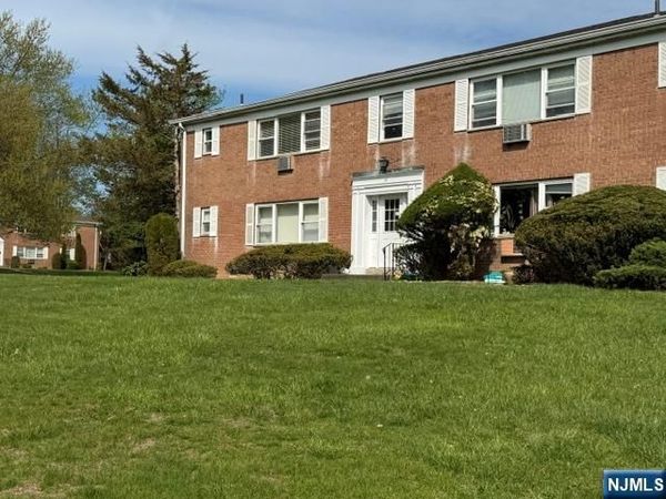 21 Rolling Ridge Road D, Unit D, MONTVALE, NJ 07645