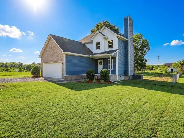 346 E Harris Rd , Bethpage, TN 37022