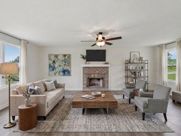 346 E Harris Rd , Bethpage, TN 37022