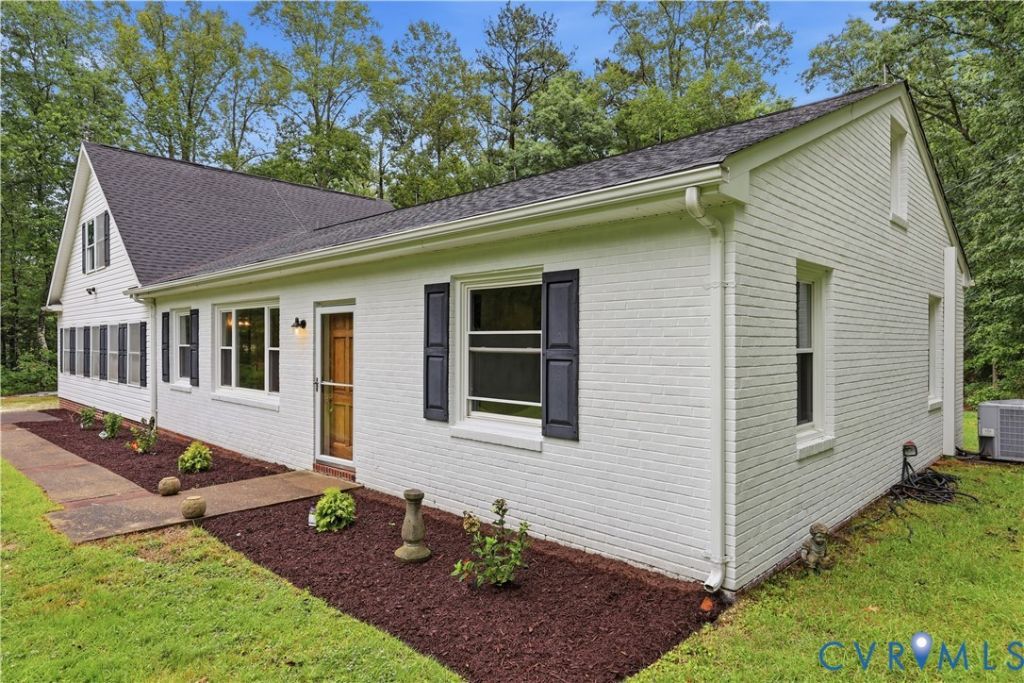 10152 Georgetown Road Mechanicsville, VA 23116