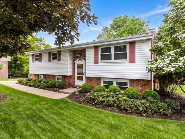 416 Peters Drive, Glenshaw, PA 15116