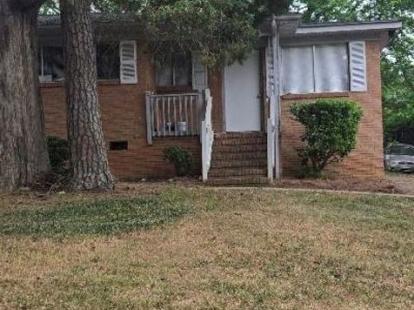 1803 Darbrook Drive , Charlotte, NC 28205