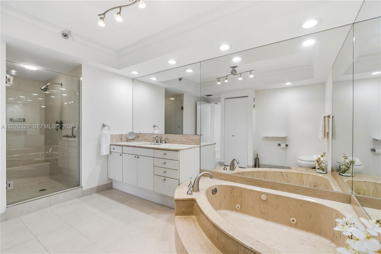 20281 E Country Club Dr, Unit 2101, Aventura, FL 33180 Photo