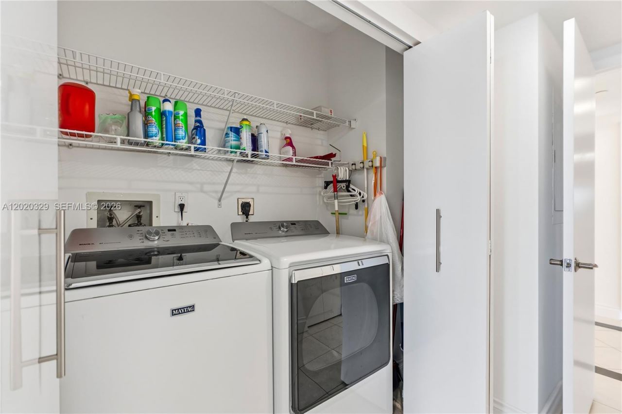 20281 E Country Club Dr , Unit 2101, Aventura, FL 33180 Photo