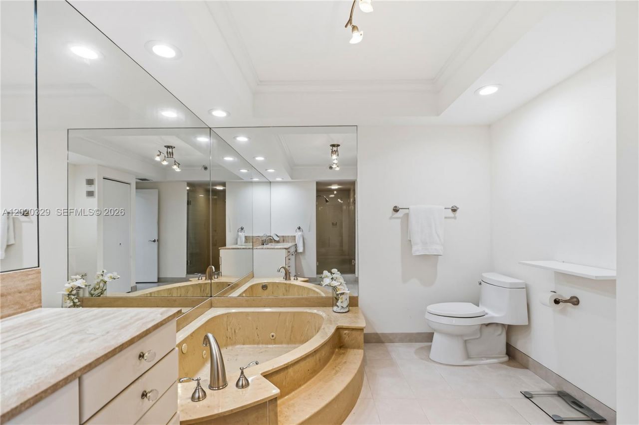 20281 E Country Club Dr, Unit 2101, Aventura, FL 33180 Photo