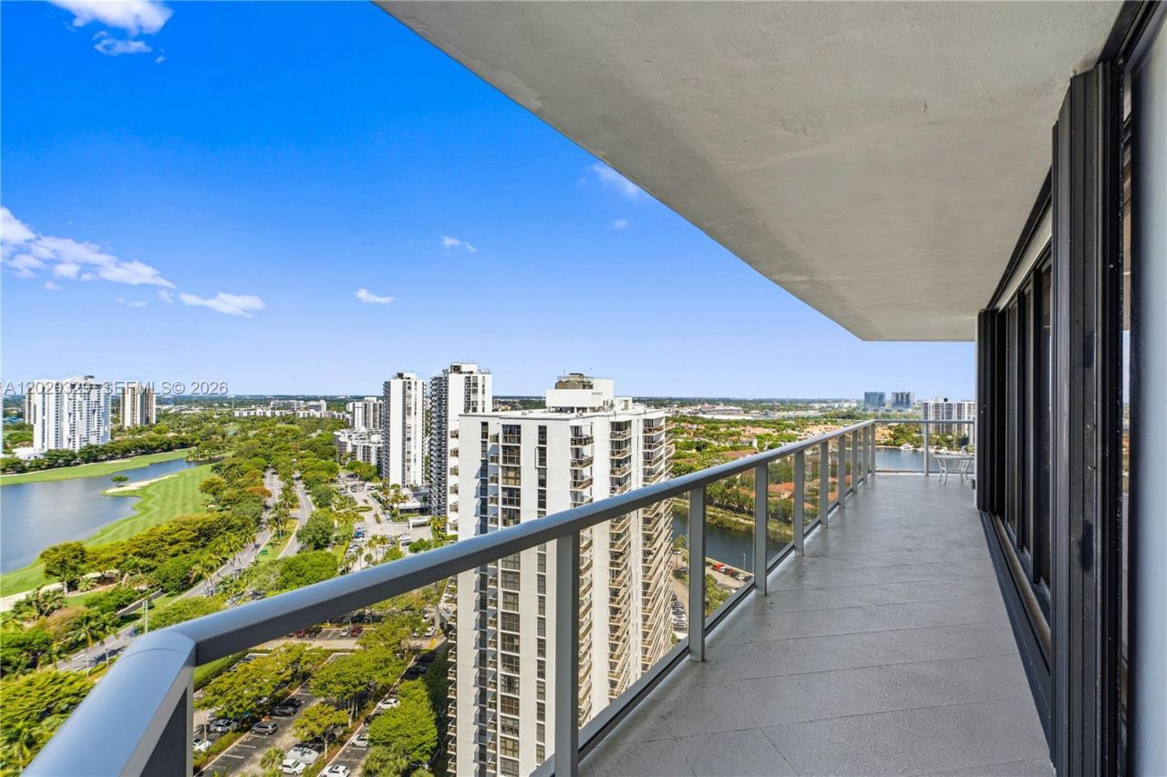 20281 E Country Club Dr , Unit 2101, Aventura, FL 33180 Photo