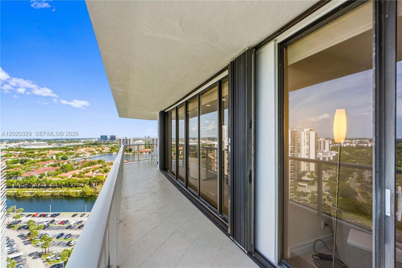 20281 E Country Club Dr , Unit 2101, Aventura, FL 33180 Photo