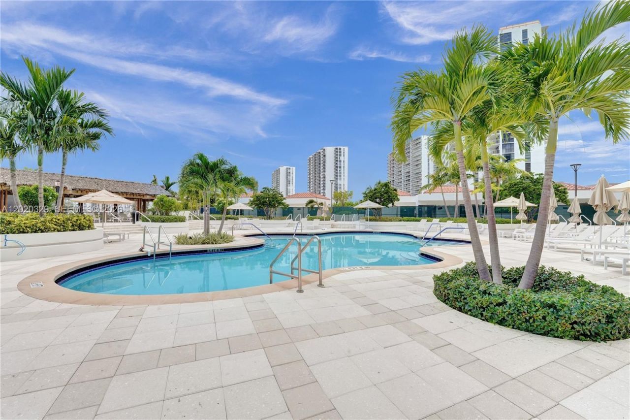 20281 E Country Club Dr , Unit 2101, Aventura, FL 33180 Photo