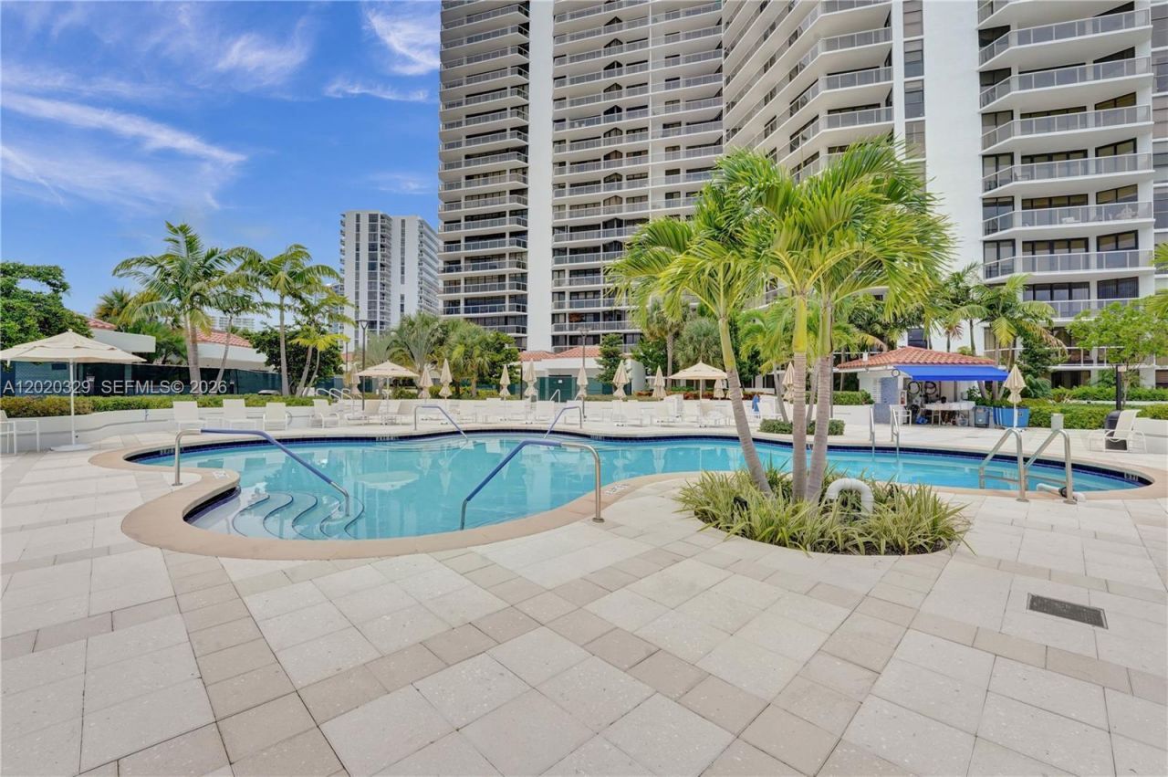 20281 E Country Club Dr , Unit 2101, Aventura, FL 33180 Photo