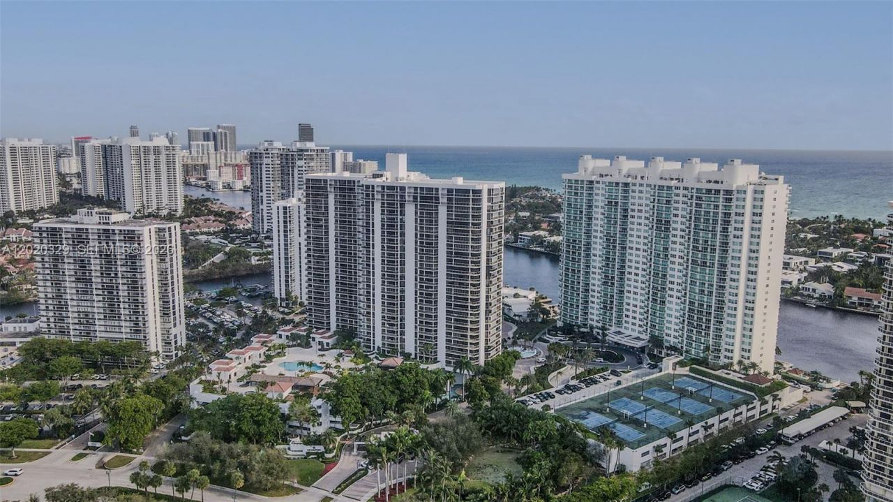 20281 E Country Club Dr , Unit 2101, Aventura, FL 33180 Photo