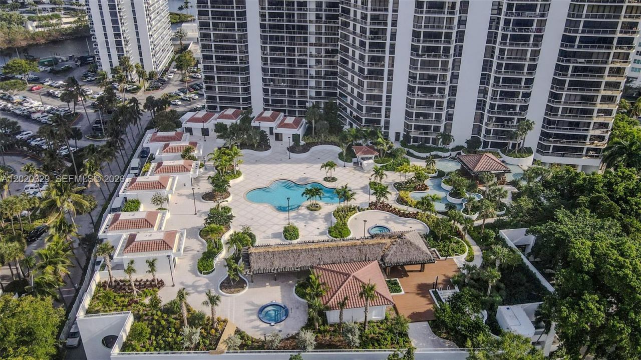 20281 E Country Club Dr , Unit 2101, Aventura, FL 33180 Photo