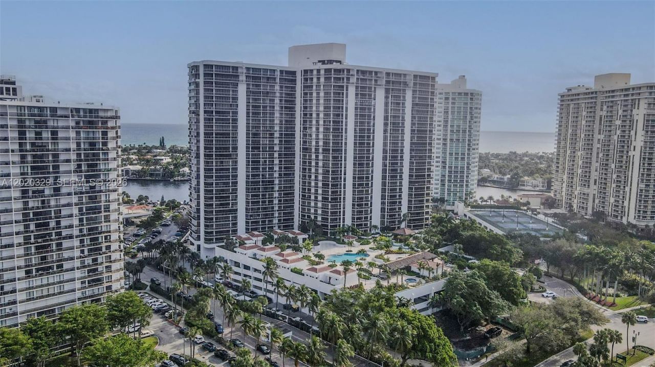 20281 E Country Club Dr, Unit 2101, Aventura, FL 33180 Photo