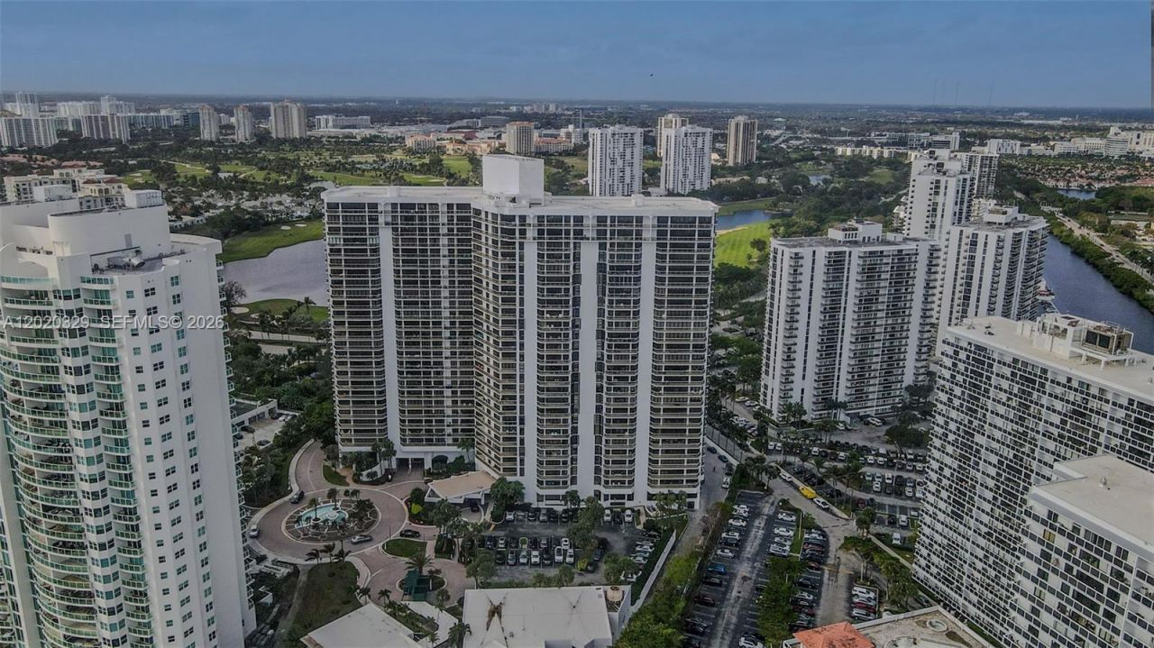 20281 E Country Club Dr , Unit 2101, Aventura, FL 33180 Photo