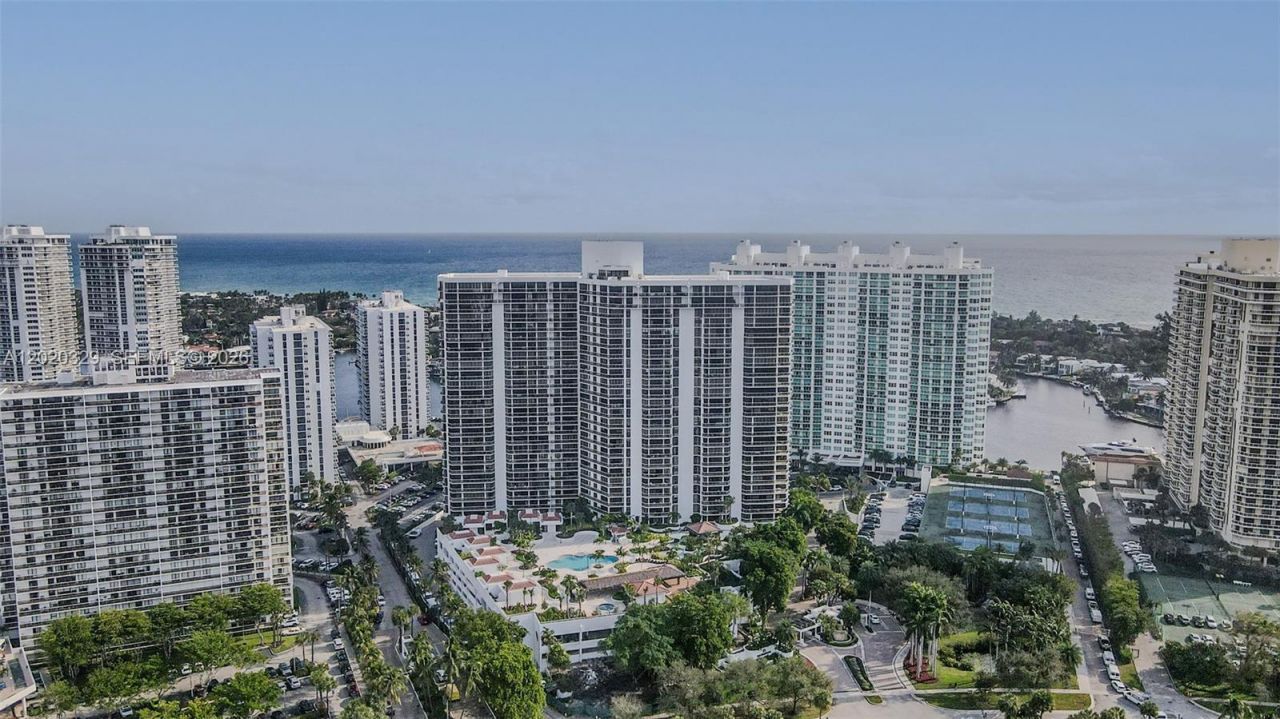 20281 E Country Club Dr, Unit 2101, Aventura, FL 33180 Photo