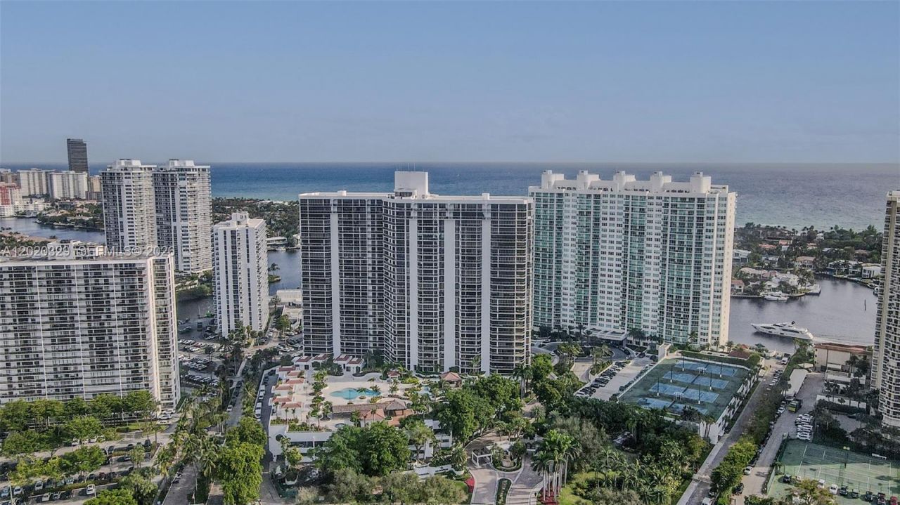 20281 E Country Club Dr, Unit 2101, Aventura, FL 33180 Photo